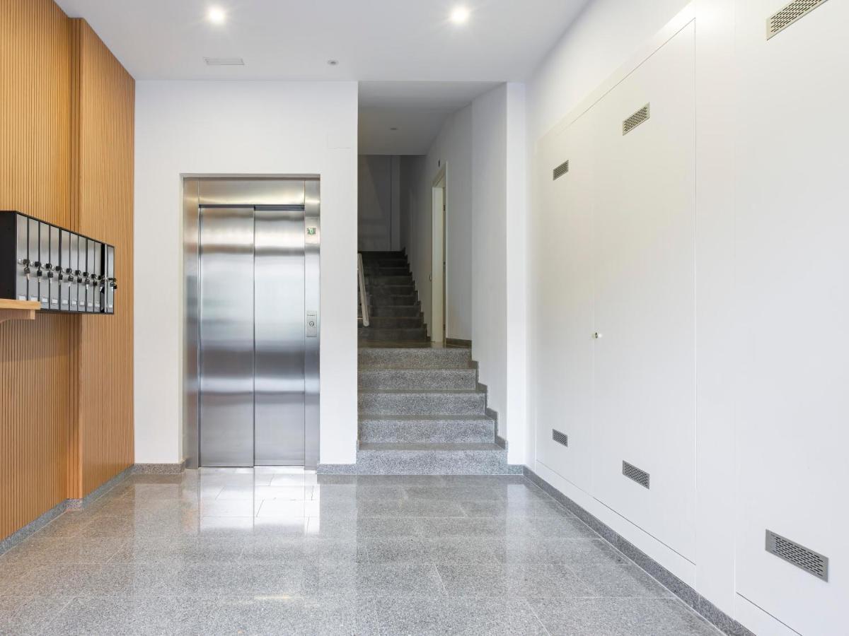 Limehome Barcelona Carrer De Besalu 90 - Estancia Temporal 外观 照片